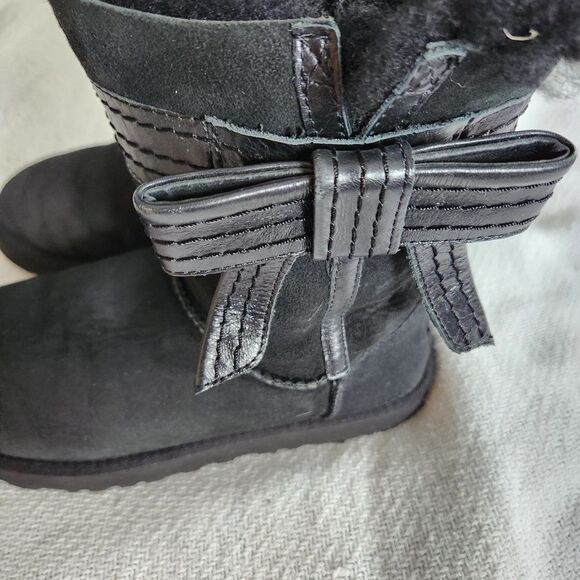 UGG JOSETTE SHORT BOOT SUEDE & SHEEPSKIN -  US 7 BLACK - Picture 4 of 7